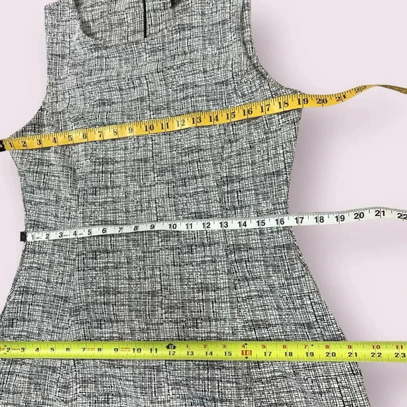 Tahari Sleeveless Stretchy Ponte Knit Shift Casual Dress Size 12 Gray Abstract - Picture 13 of 16